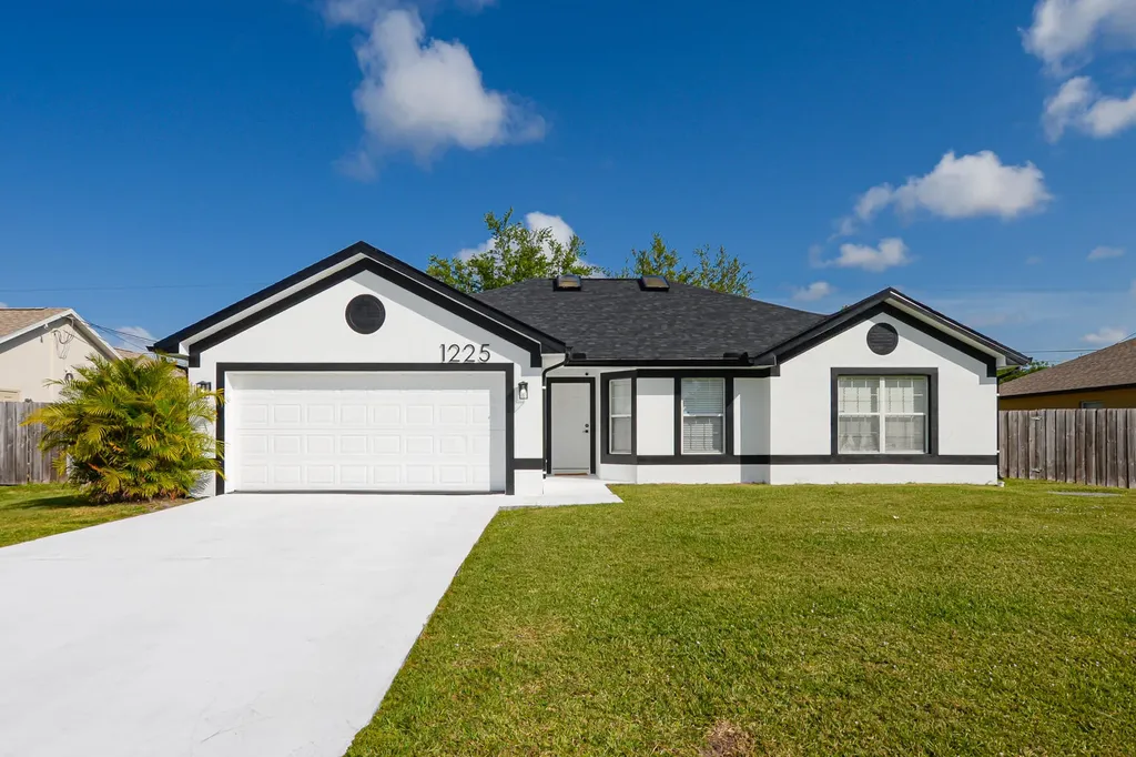 1225 SW Hunnicut Avenue Port St Lucie FL 34953