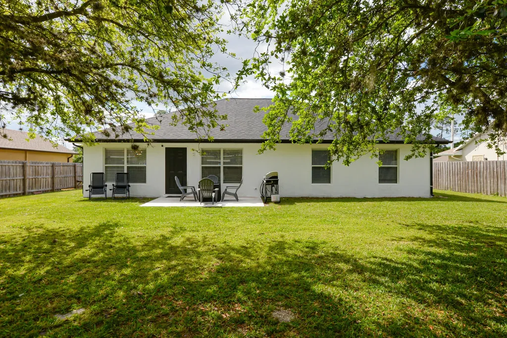 1225 SW Hunnicut Avenue Port St Lucie FL 34953