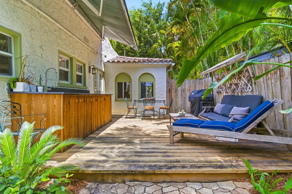 810 Avon Road West Palm Beach FL 33401