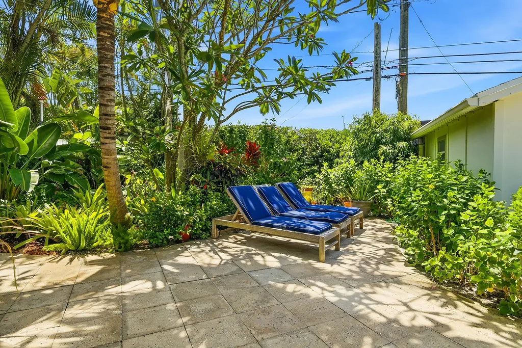 810 Avon Road West Palm Beach FL 33401