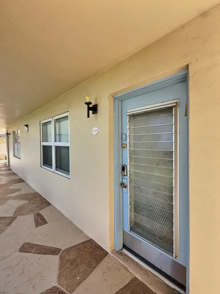 199 Burgundy E Delray Beach FL 33484