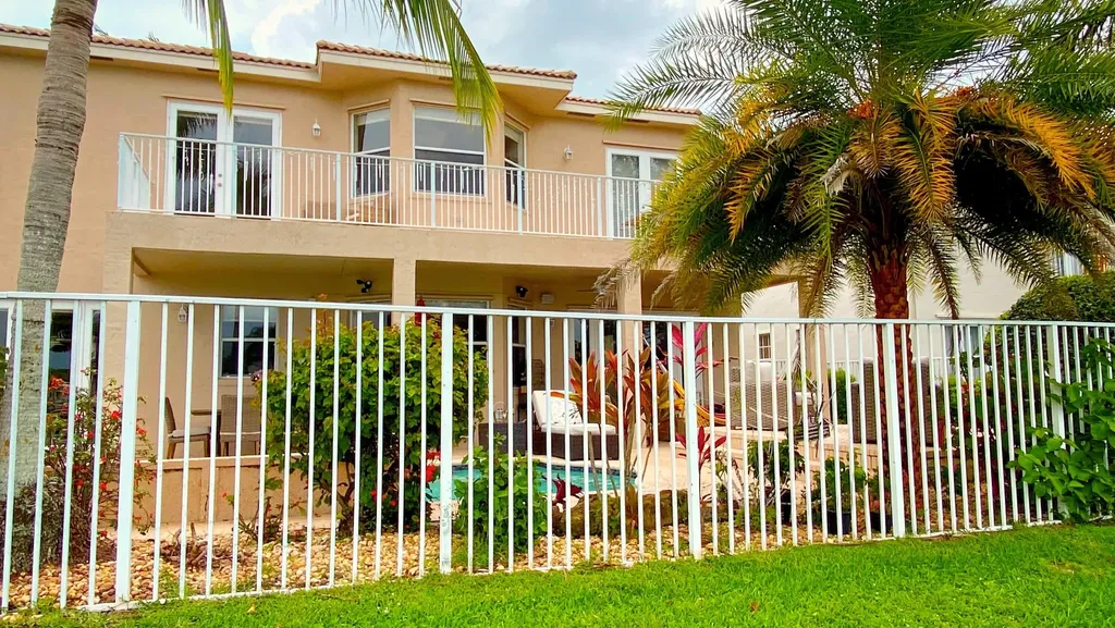 6489 Marbletree Lane Lake Worth FL 33467