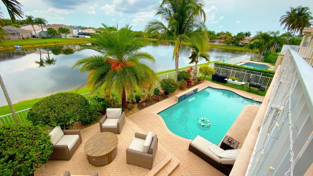 6489 Marbletree Lane Lake Worth FL 33467