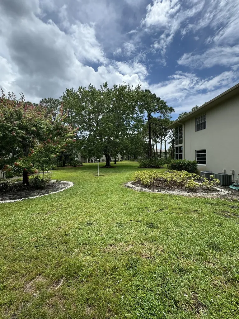 33 Lake Vista Trail Port St Lucie FL 34952