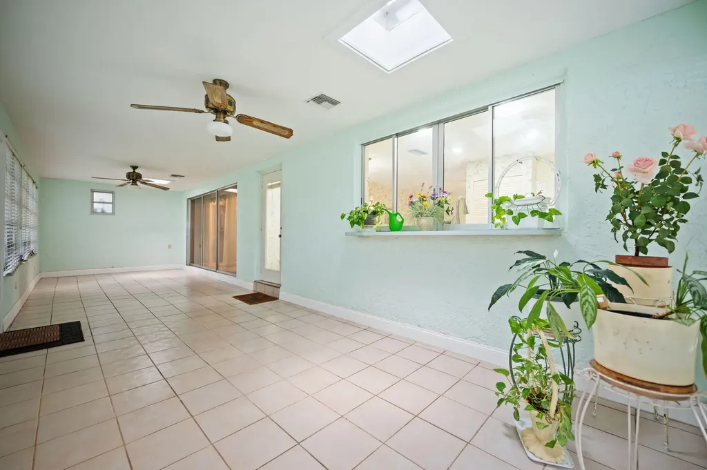 4245 NW 115th Avenue Sunrise FL 33323
