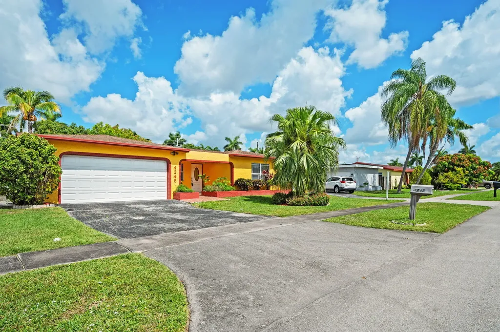 4245 NW 115th Avenue Sunrise FL 33323