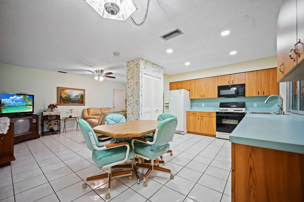 4245 NW 115th Avenue Sunrise FL 33323