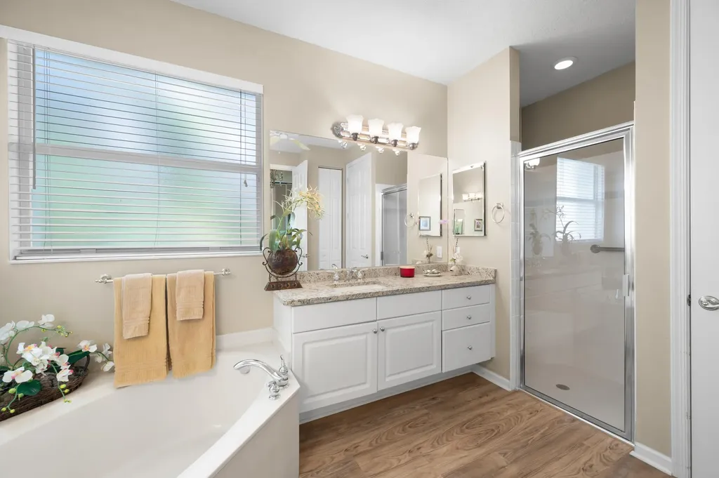 524 NW Blue Lake Drive Port St Lucie FL 34986
