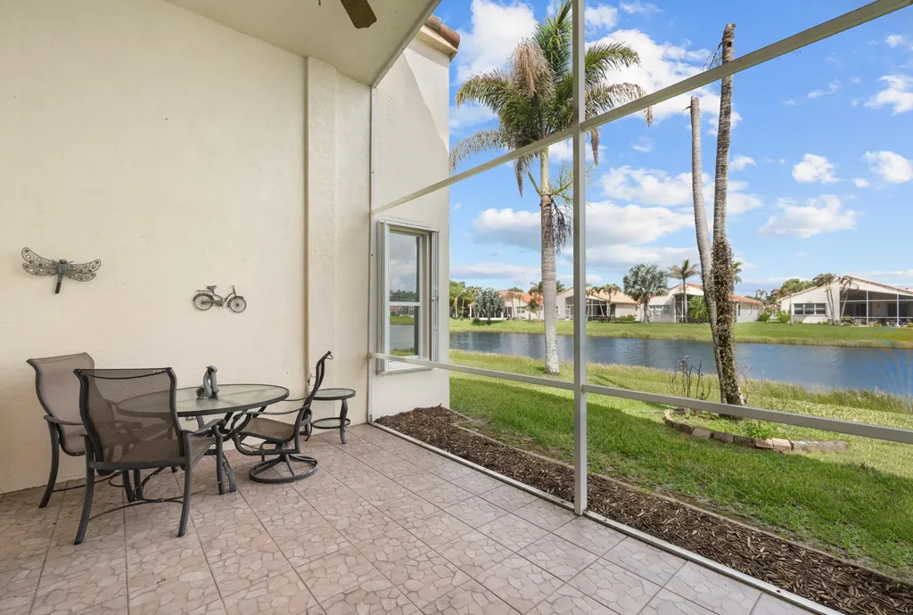 524 NW Blue Lake Drive Port St Lucie FL 34986