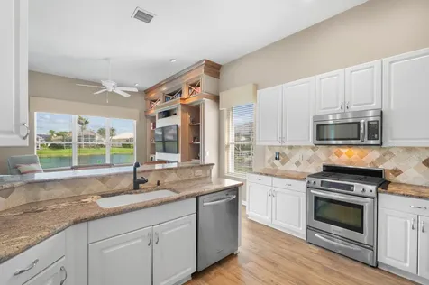 524 NW Blue Lake Drive Port St Lucie FL 34986