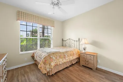 524 NW Blue Lake Drive Port St Lucie FL 34986