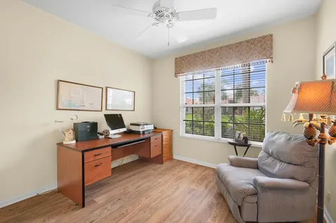 524 NW Blue Lake Drive Port St Lucie FL 34986
