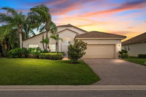 524 NW Blue Lake Drive Port St Lucie FL 34986