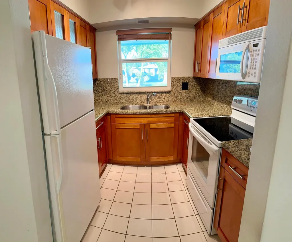 3801 NE 22nd Terrace Lighthouse Point FL 33064