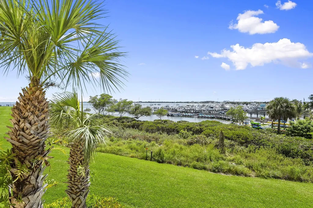 34 Harbour Isle Drive W Fort Pierce FL 34949