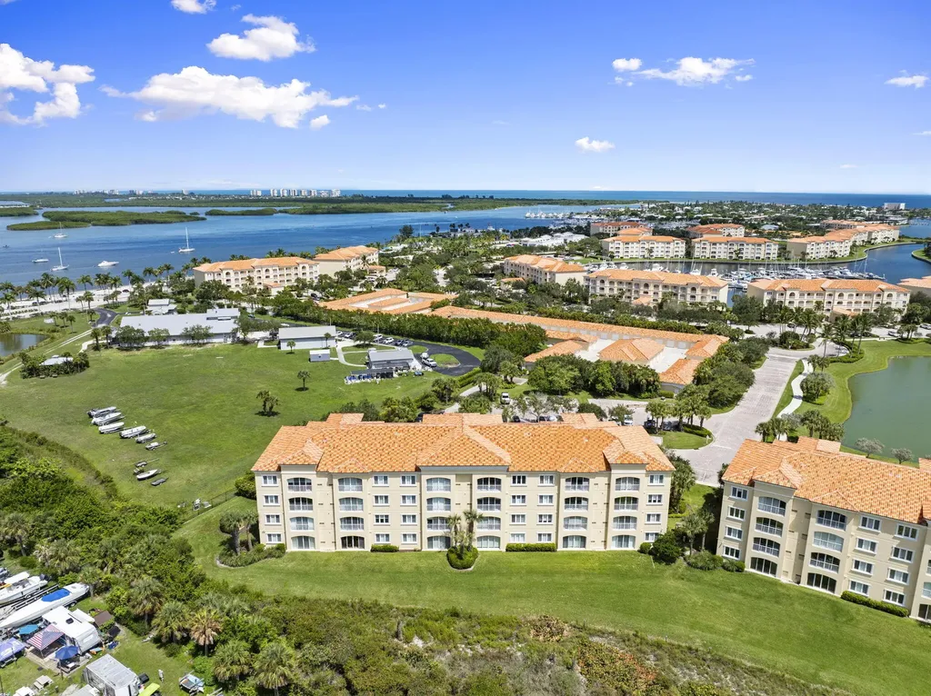 34 Harbour Isle Drive W Fort Pierce FL 34949