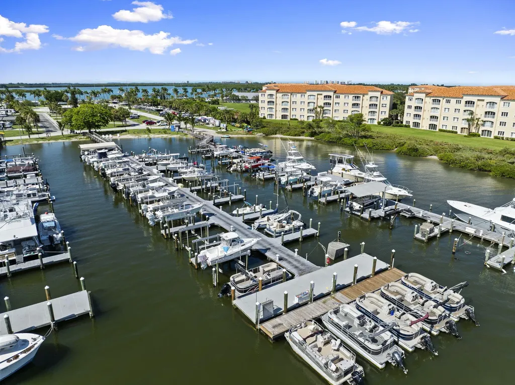 34 Harbour Isle Drive W Fort Pierce FL 34949