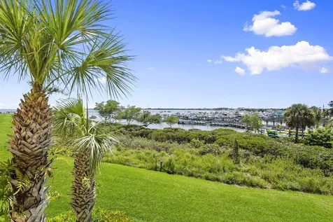 34 Harbour Isle Drive W Fort Pierce FL 34949