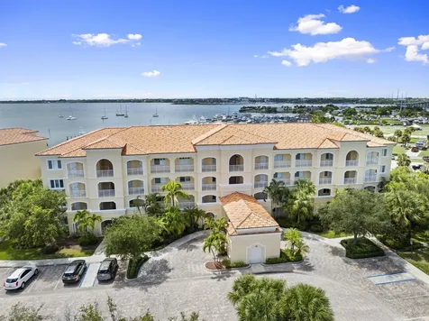 34 Harbour Isle Drive W Fort Pierce FL 34949
