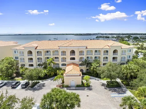 34 Harbour Isle Drive W Fort Pierce FL 34949