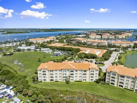 34 Harbour Isle Drive W Fort Pierce FL 34949