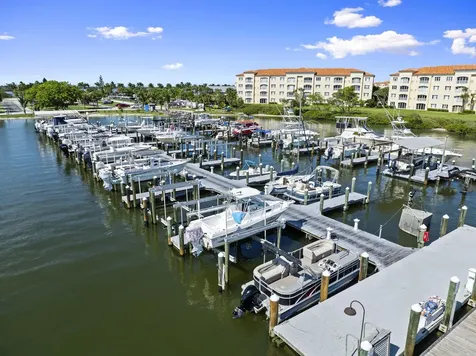 34 Harbour Isle Drive W Fort Pierce FL 34949