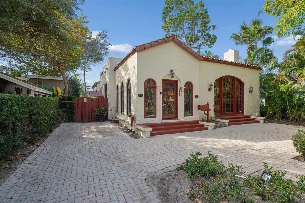 Fort Lauderdale FL, 704 SE 8th Street
