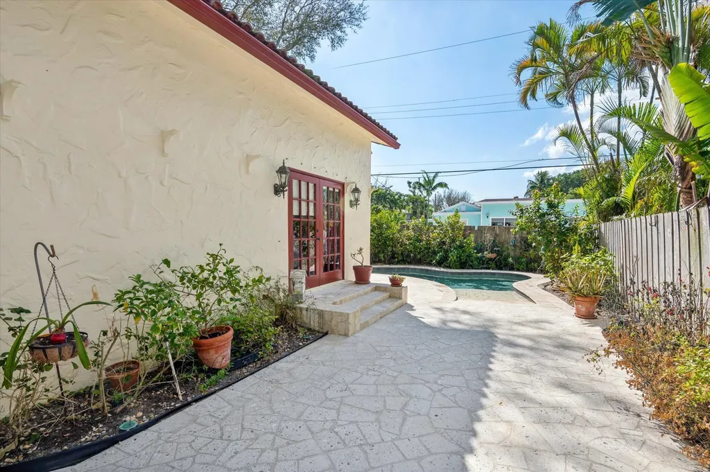 704 SE 8th Street Fort Lauderdale FL 33316