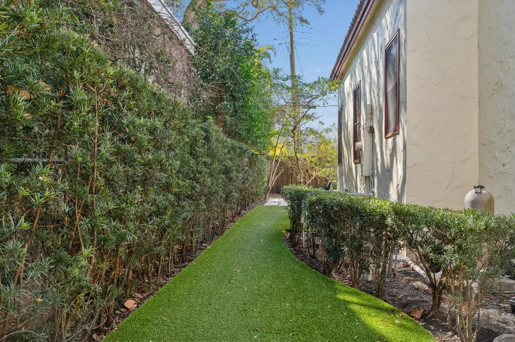 704 SE 8th Street Fort Lauderdale FL 33316