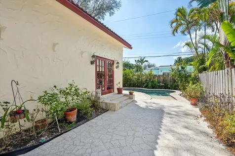 704 SE 8th Street Fort Lauderdale FL 33316
