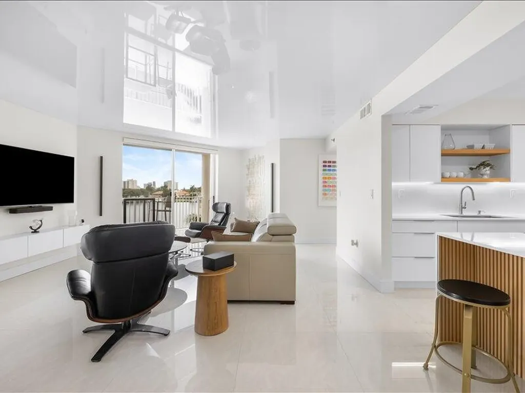 18260 N Bay Road Sunny Isles Beach FL 33160