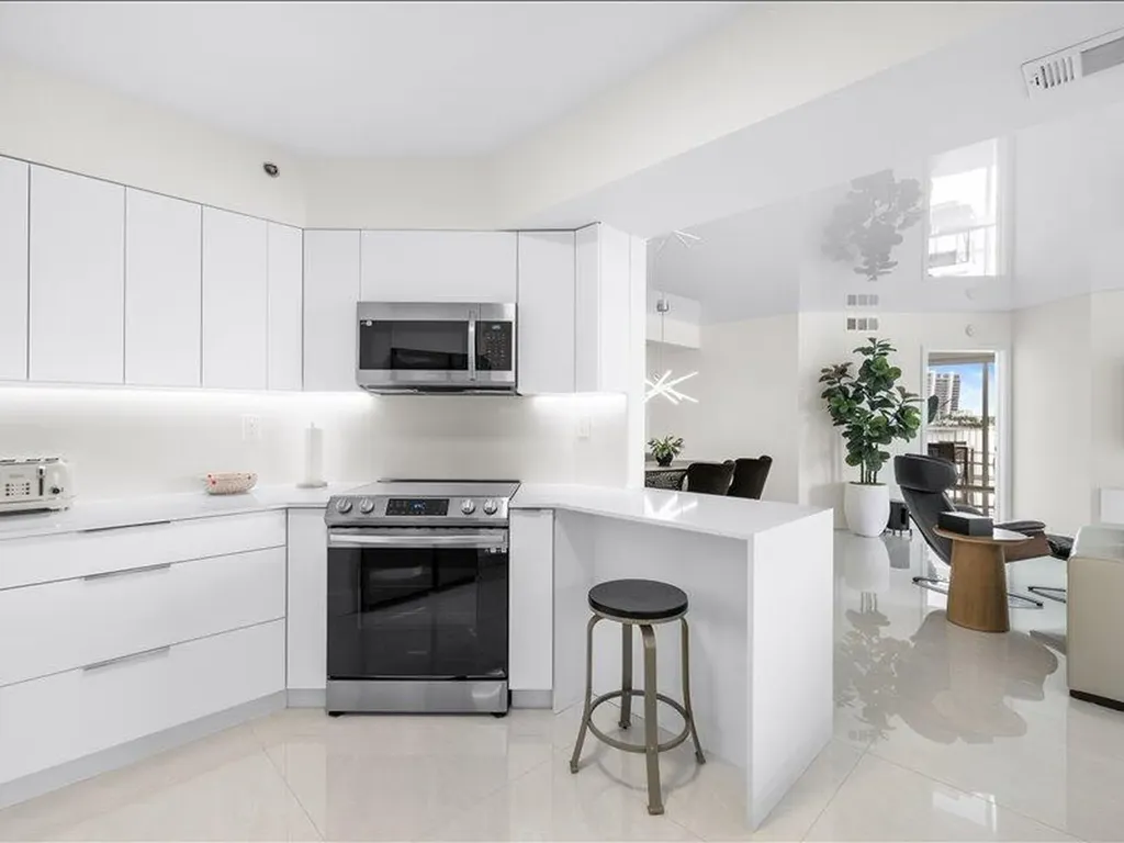 18260 N Bay Road Sunny Isles Beach FL 33160