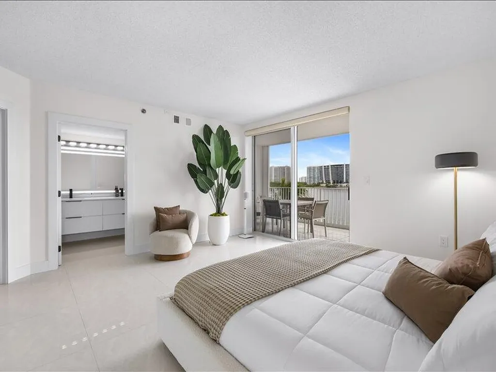 18260 N Bay Road Sunny Isles Beach FL 33160