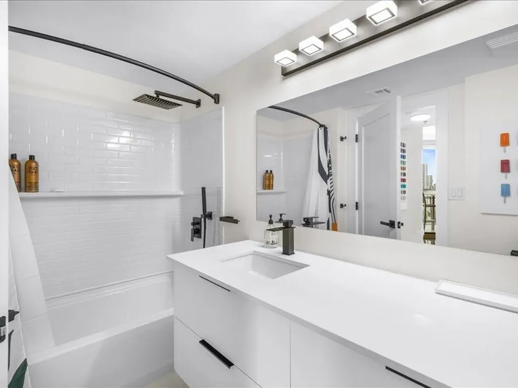 18260 N Bay Road Sunny Isles Beach FL 33160