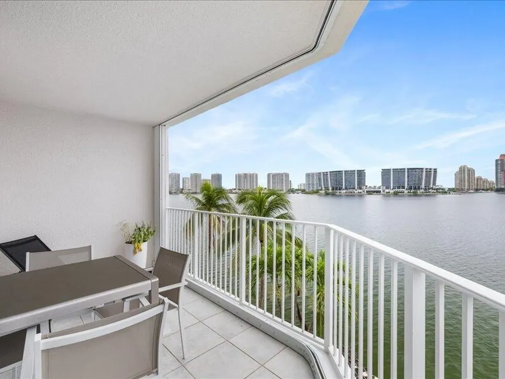 18260 N Bay Road Sunny Isles Beach FL 33160