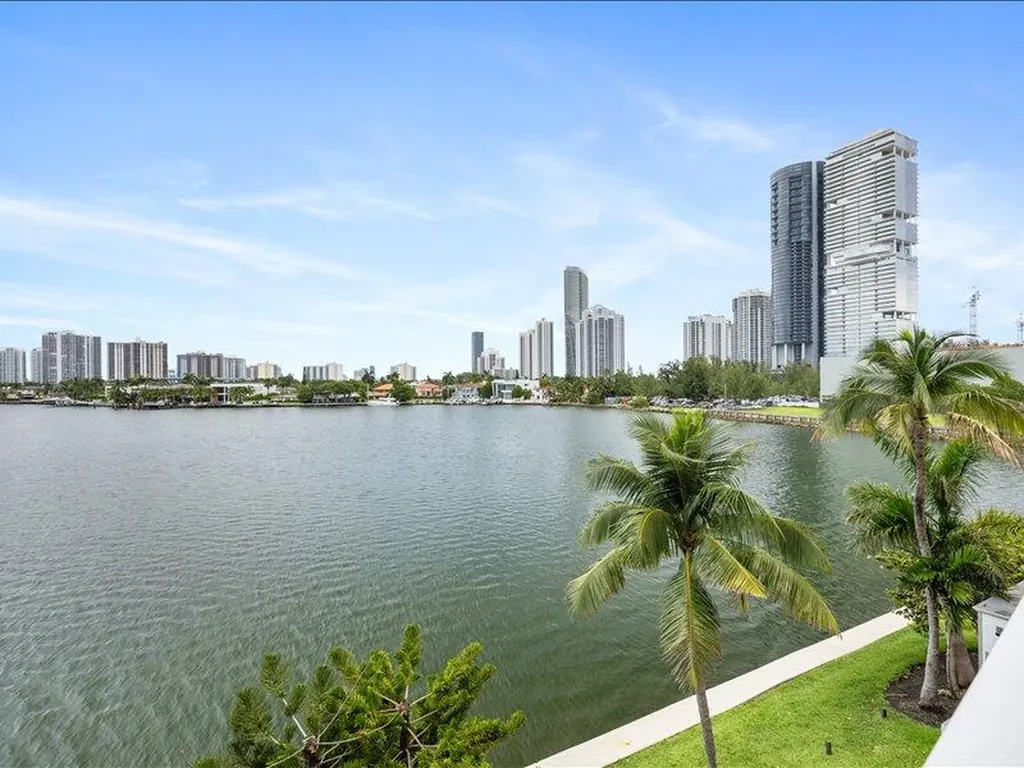 18260 N Bay Road Sunny Isles Beach FL 33160