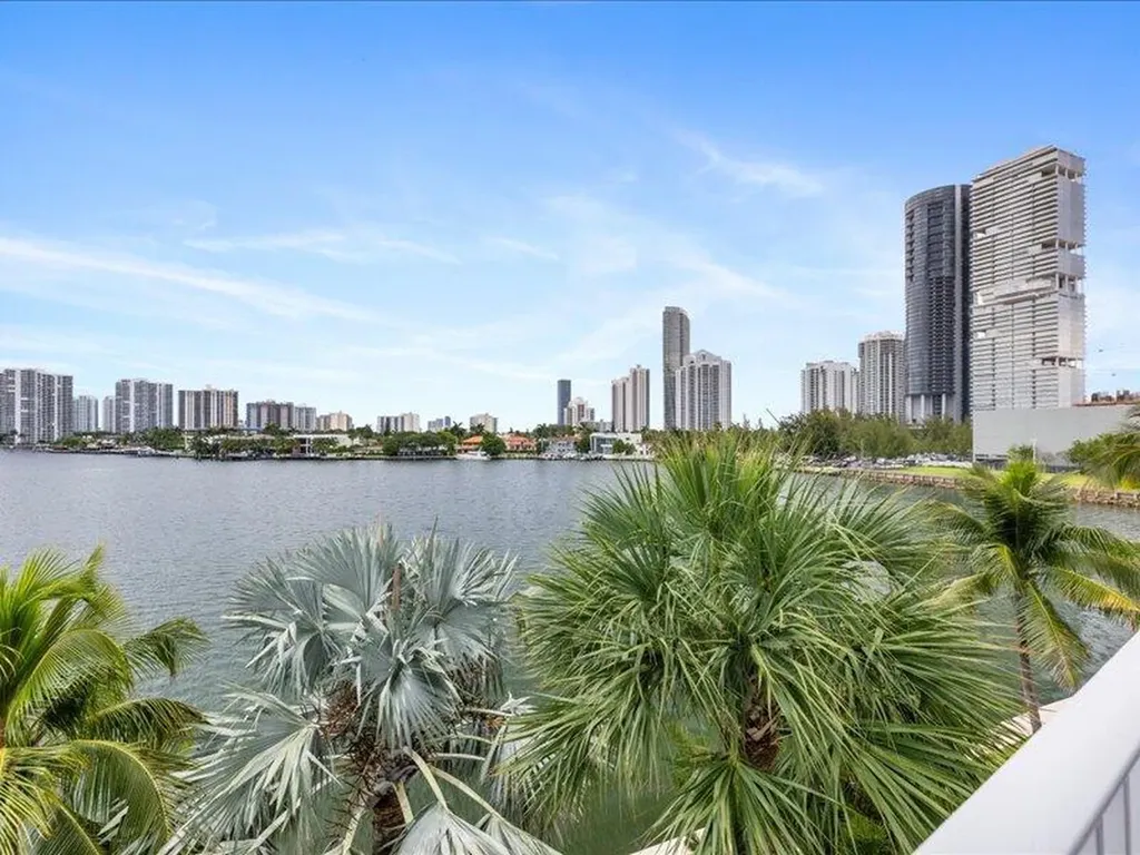18260 N Bay Road Sunny Isles Beach FL 33160