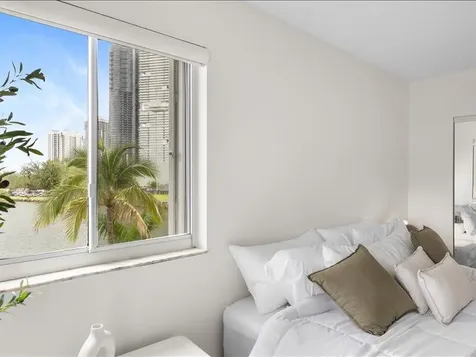 18260 N Bay Road Sunny Isles Beach FL 33160
