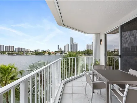 18260 N Bay Road Sunny Isles Beach FL 33160