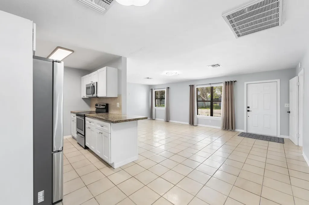 2105 Wellington Road West Palm Beach FL 33409