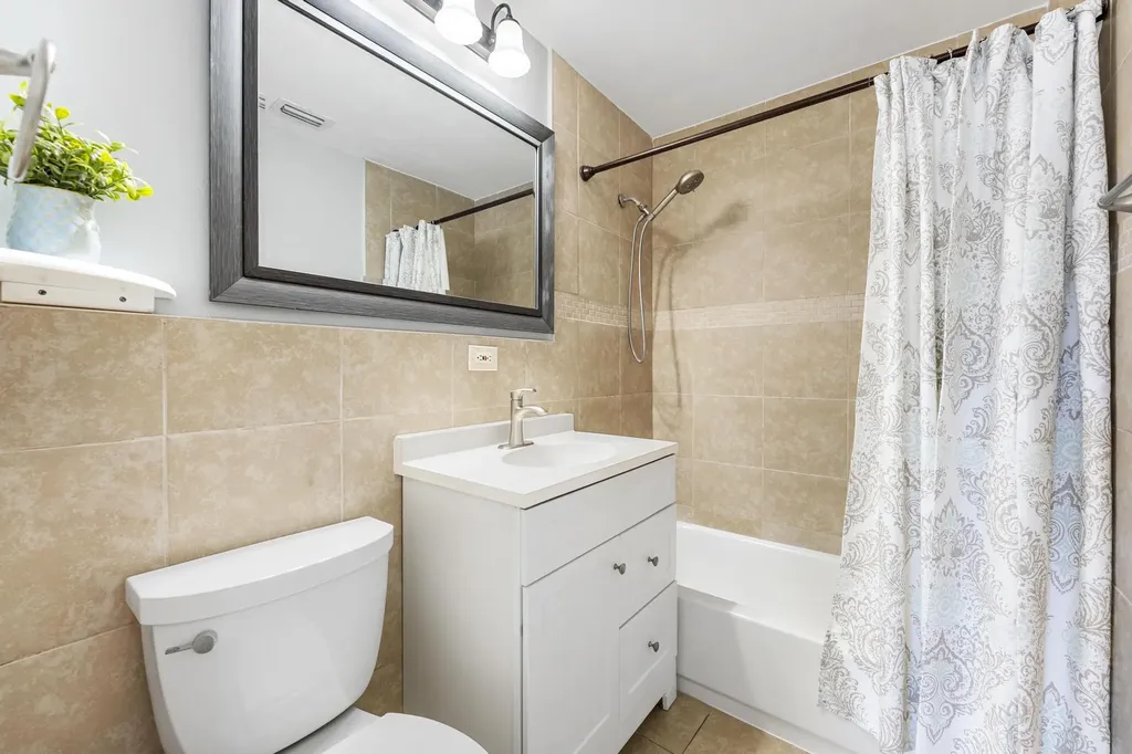 2105 Wellington Road West Palm Beach FL 33409