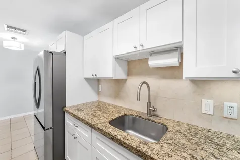 2105 Wellington Road West Palm Beach FL 33409