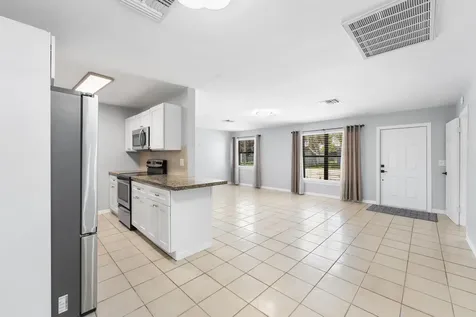2105 Wellington Road West Palm Beach FL 33409
