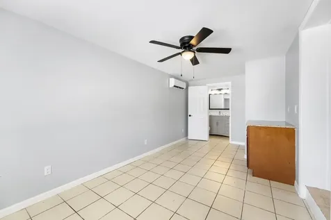 2105 Wellington Road West Palm Beach FL 33409