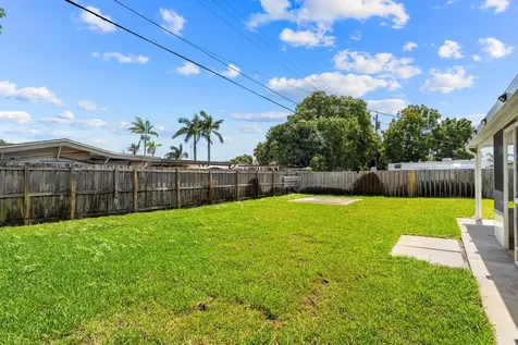 2105 Wellington Road West Palm Beach FL 33409