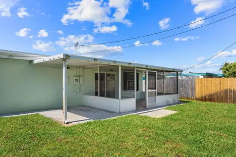 2105 Wellington Road West Palm Beach FL 33409