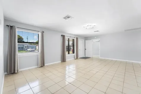 2105 Wellington Road West Palm Beach FL 33409
