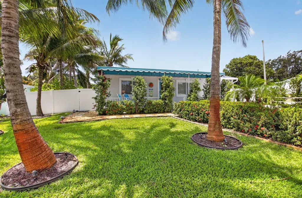 468 W Ocean Avenue Boynton Beach FL 33435