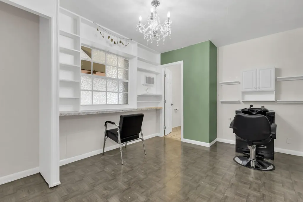 261 NE 42nd Street Deerfield Beach FL 33064