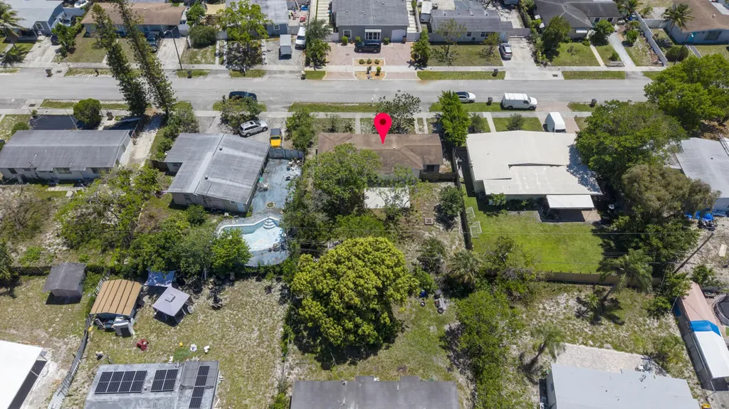 261 NE 42nd Street Deerfield Beach FL 33064
